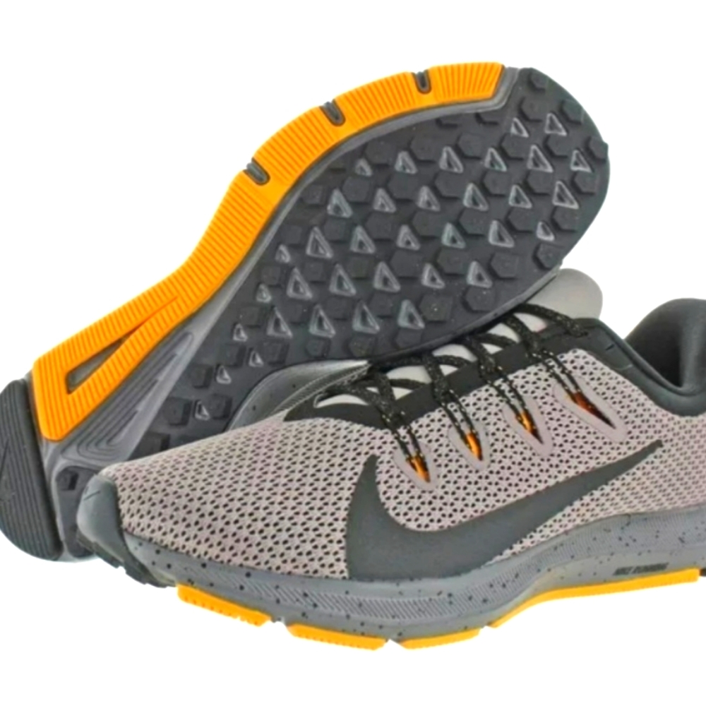 Womens size 8 Nike Quest 2 Running Shoes. Gently used inside shoes.